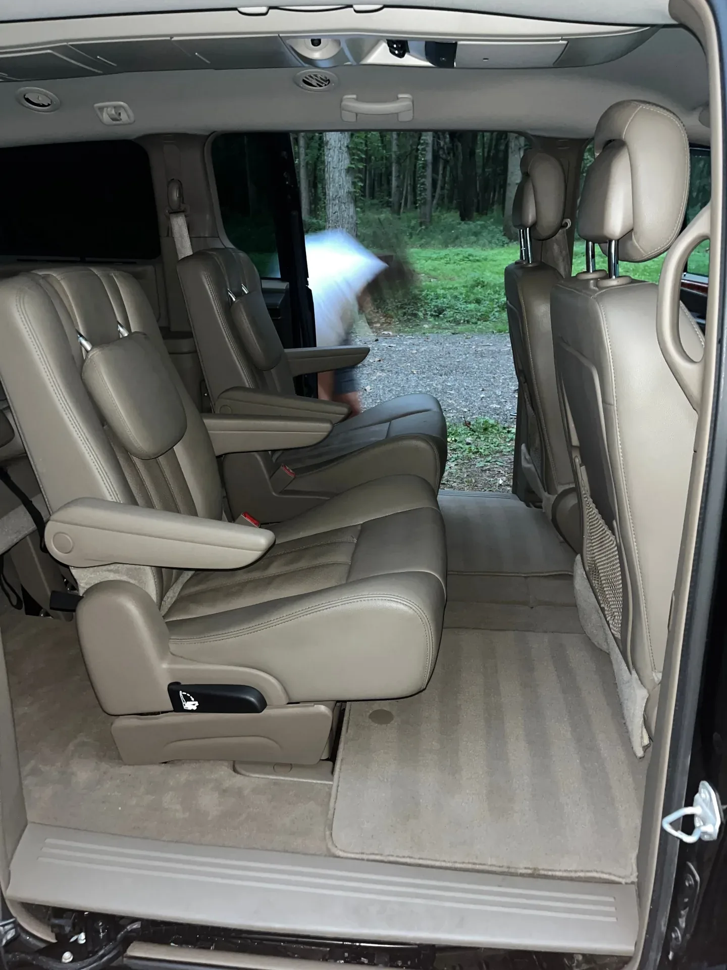 Basic interior detail - Chrysler Pacifica cabin